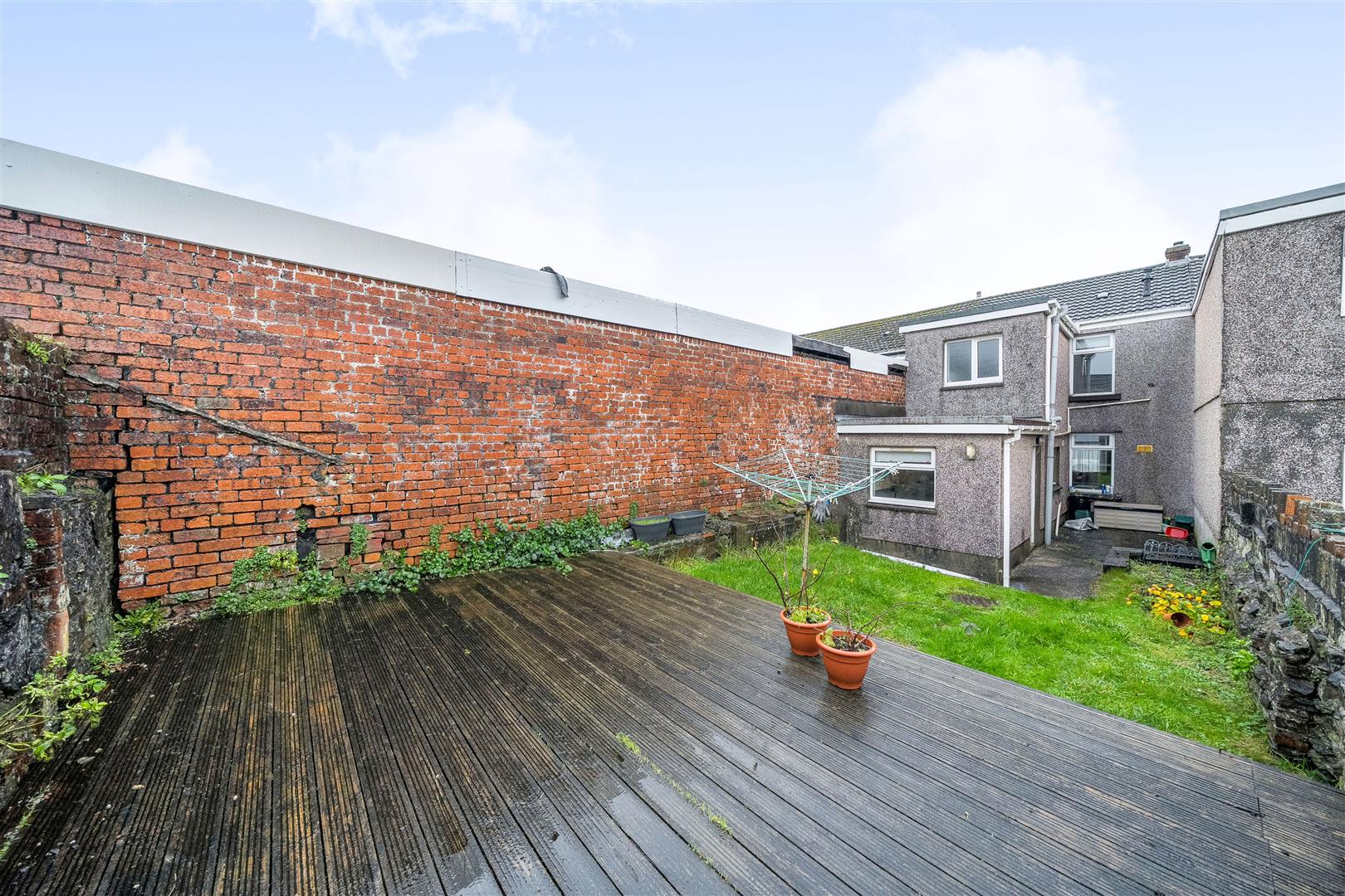 Burrows Road, Sandfields, Swansea, SA1 3TT